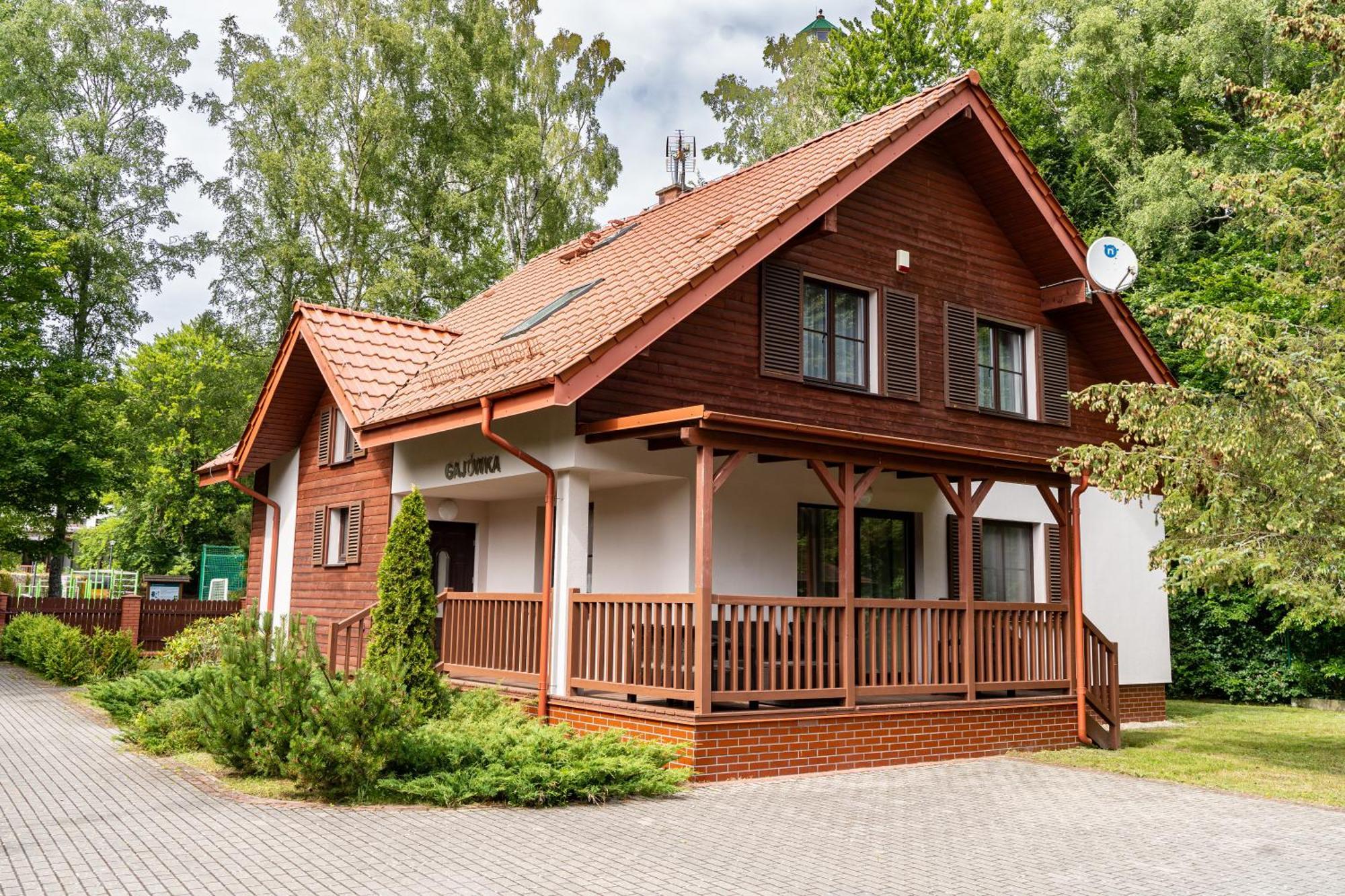 Osrodek Szkoleniowo-Wypoczynkowy "Lesnik" Hotel Ustka Exterior foto